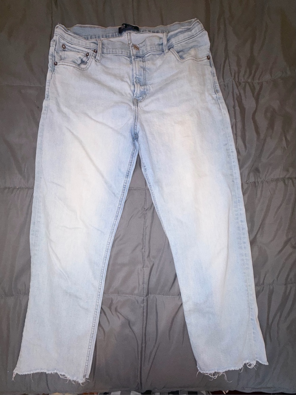 Gap Straight Leg Jeans 31/12 Light Wash Raw Hem Cropped Denim